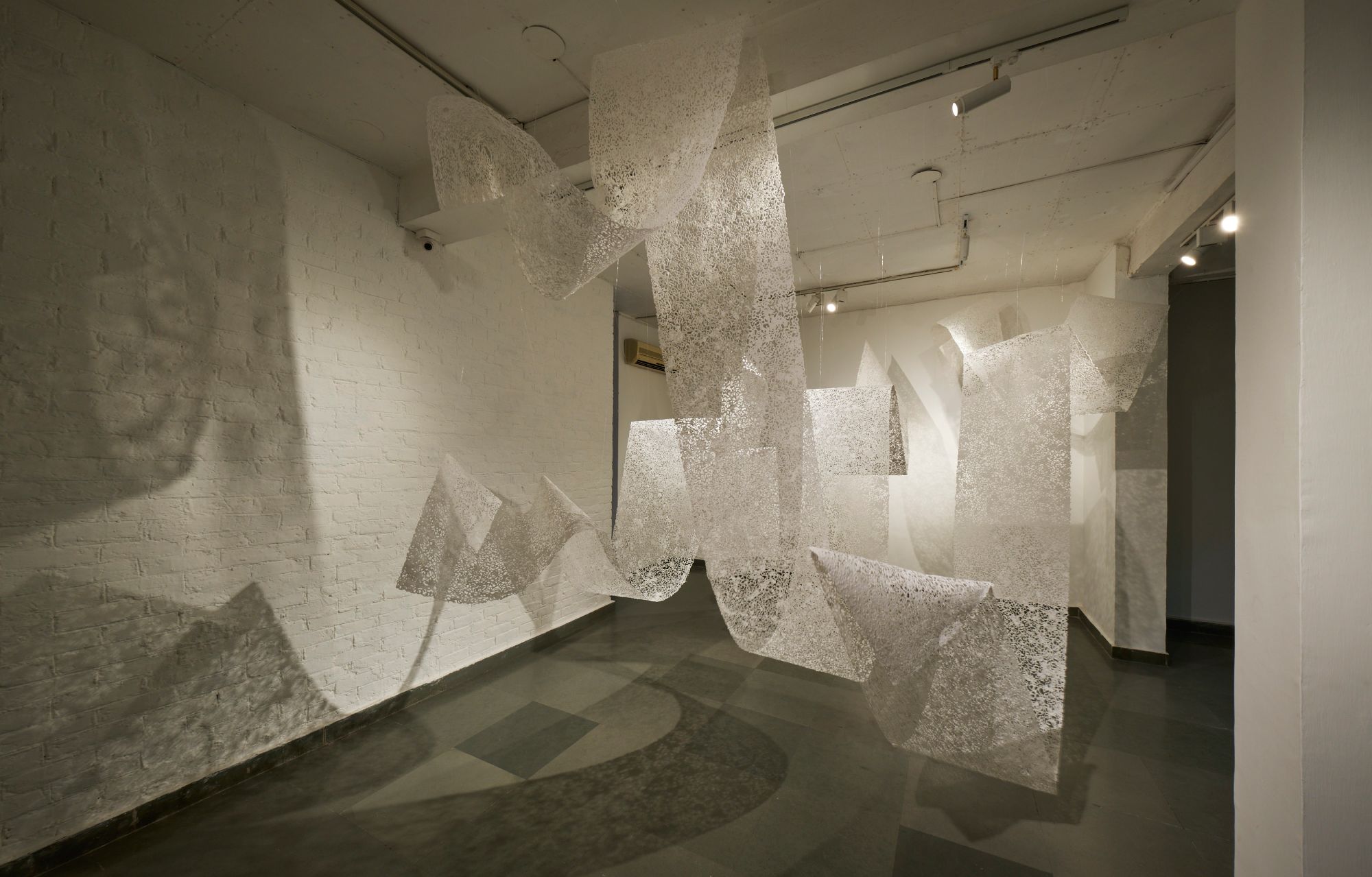 Shadows of breath — image 3